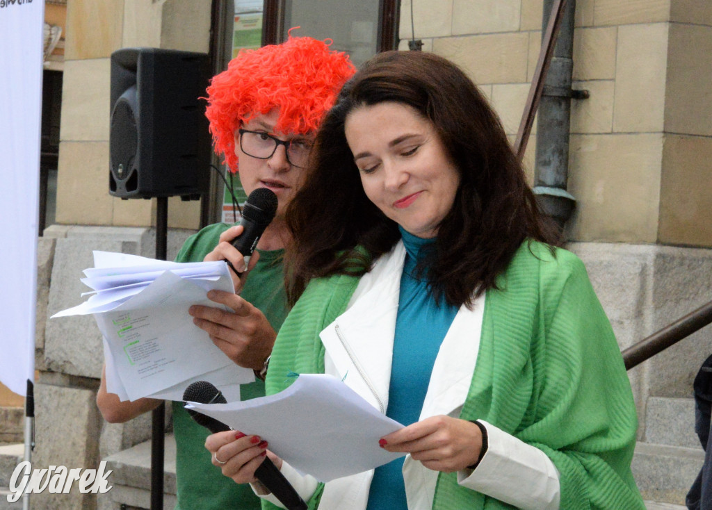 Balladyna na stopniach ratusza