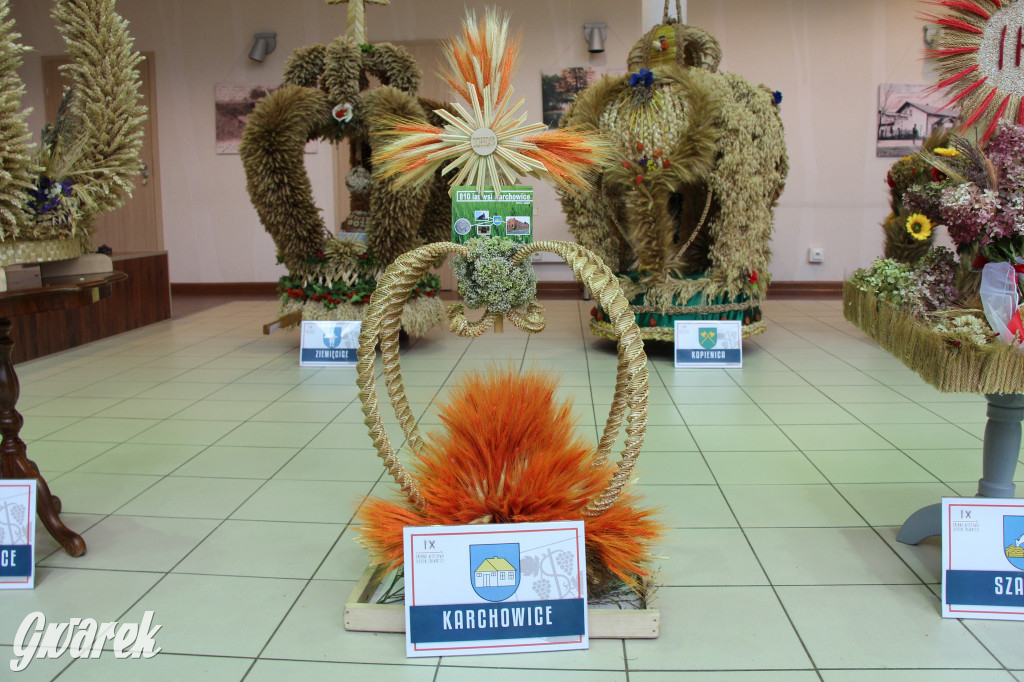 Zbrosławice. Wystawa koron żniwnych