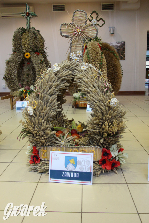 Zbrosławice. Wystawa koron żniwnych