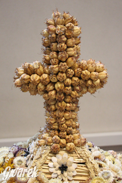 Zbrosławice. Wystawa koron żniwnych