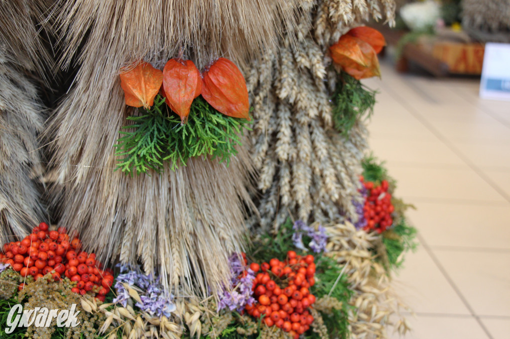 Zbrosławice. Wystawa koron żniwnych