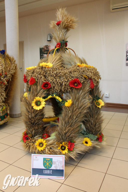 Zbrosławice. Wystawa koron żniwnych