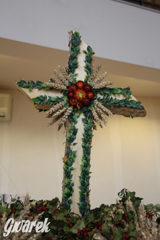 Zbrosławice. Wystawa koron żniwnych