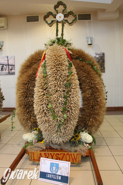 Zbrosławice. Wystawa koron żniwnych