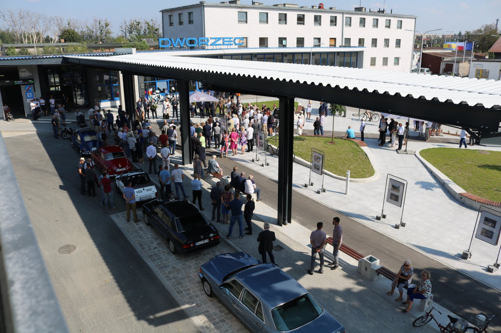 W Lublińcu otwarto nowoczesne centrum przesiadkowe