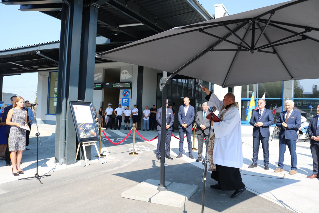 W Lublińcu otwarto nowoczesne centrum przesiadkowe