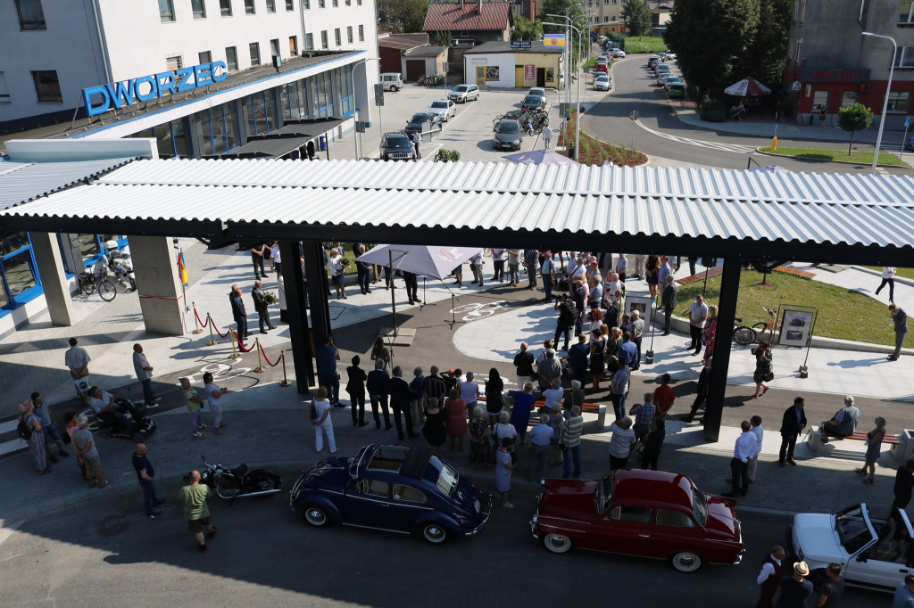 W Lublińcu otwarto nowoczesne centrum przesiadkowe