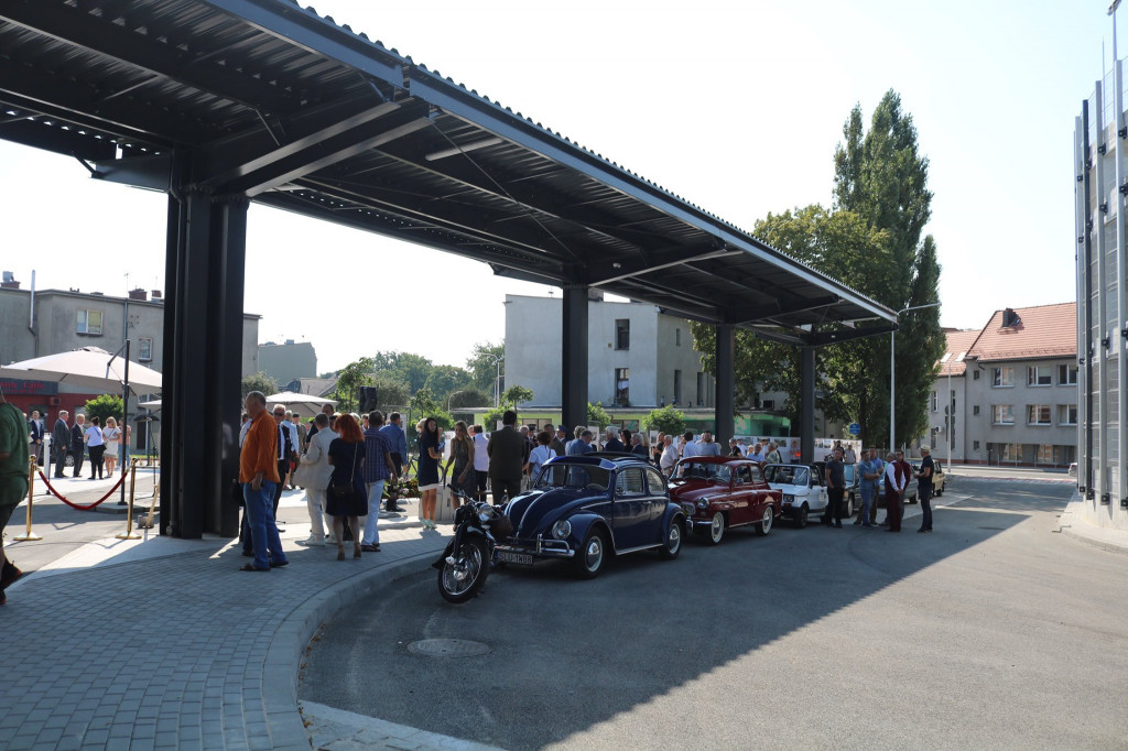 W Lublińcu otwarto nowoczesne centrum przesiadkowe