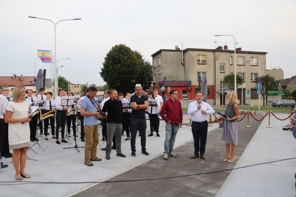 W Lublińcu otwarto nowoczesne centrum przesiadkowe