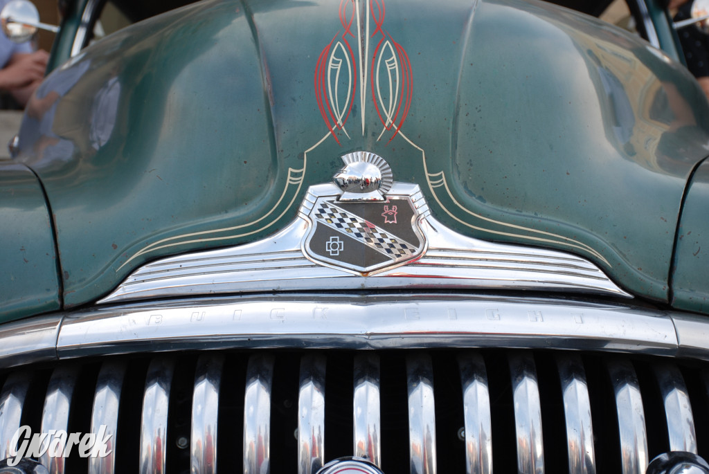 Zabytkowe pojazdy na tarnogórskim rynku