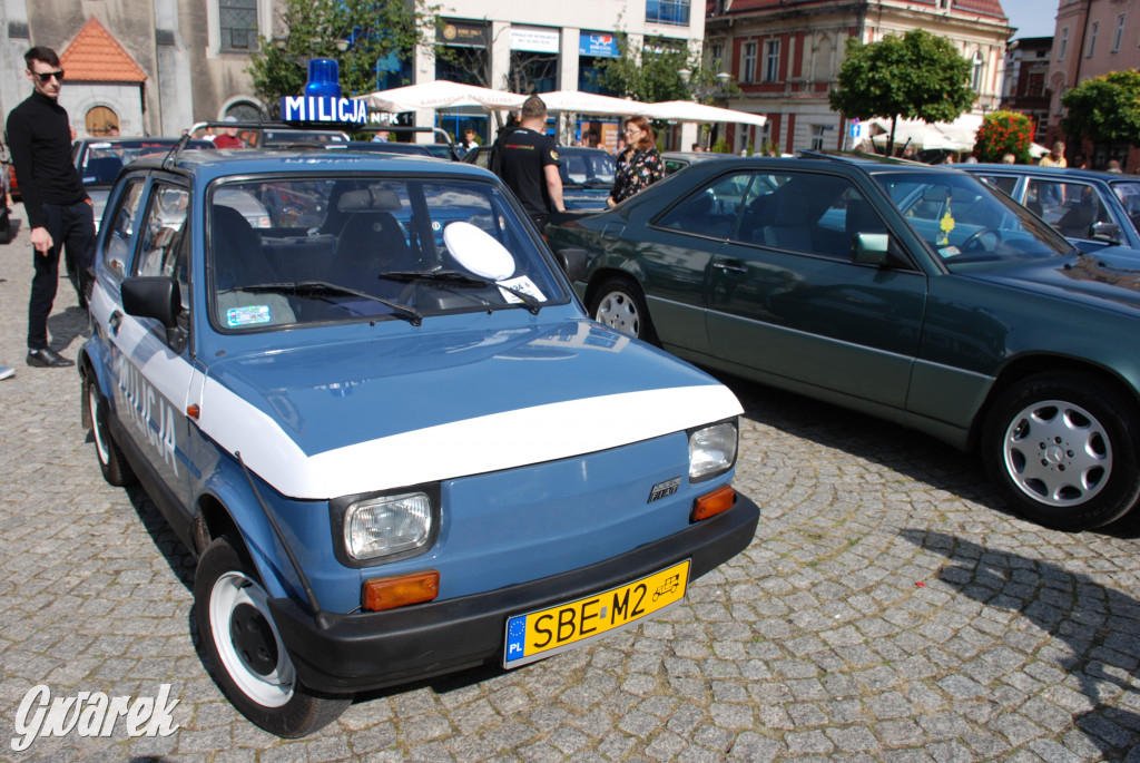 Zabytkowe pojazdy na tarnogórskim rynku