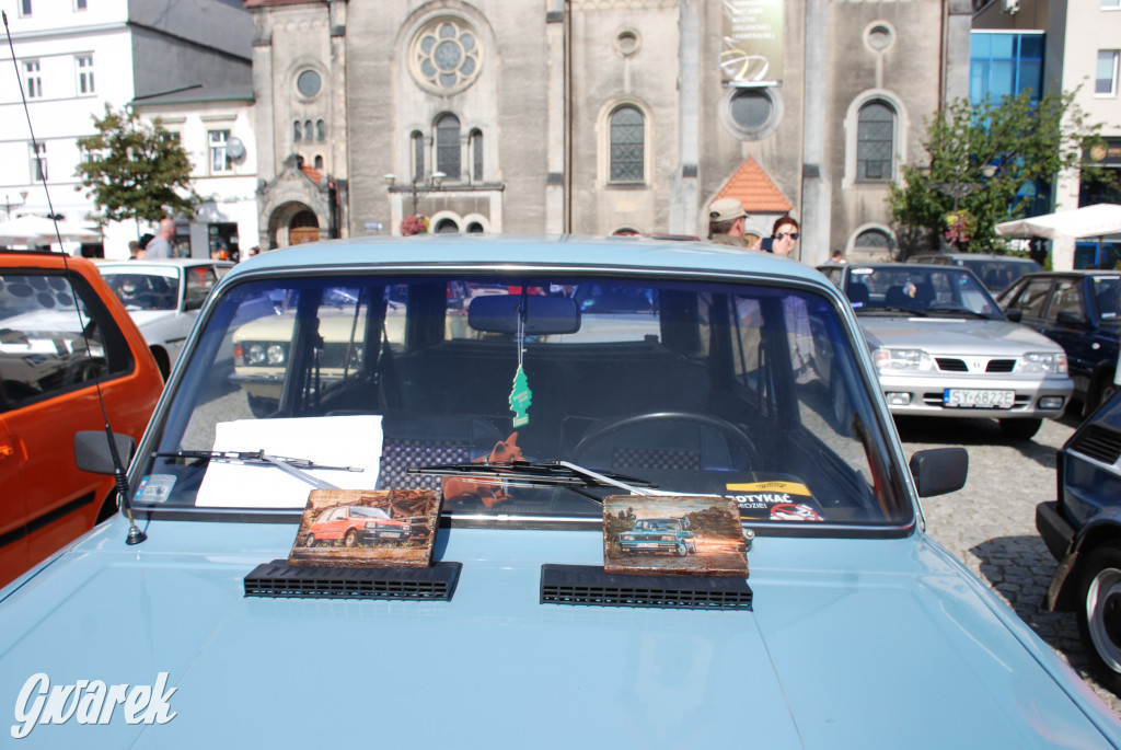 Zabytkowe pojazdy na tarnogórskim rynku