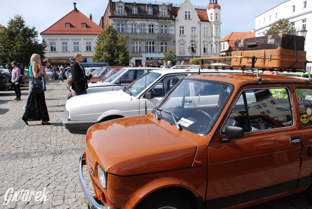 Zabytkowe pojazdy na tarnogórskim rynku