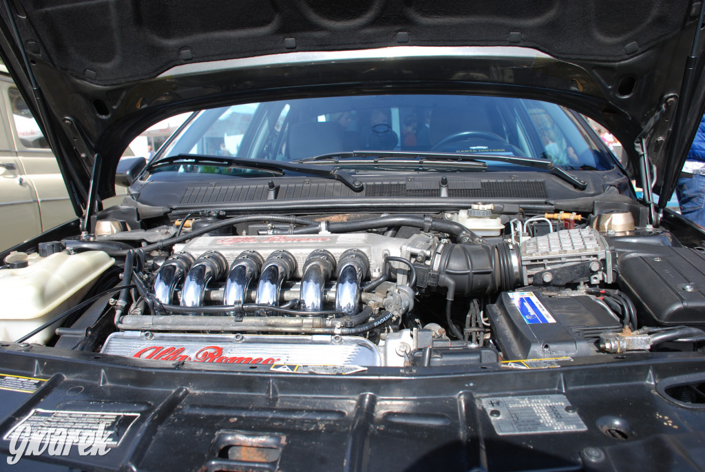 Zabytkowe pojazdy na tarnogórskim rynku