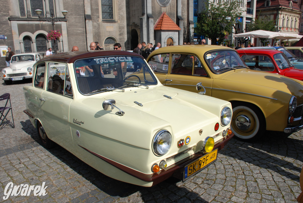 Zabytkowe pojazdy na tarnogórskim rynku