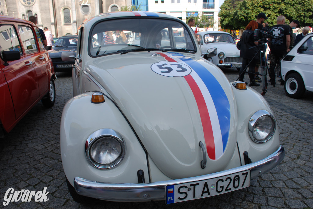 Zabytkowe pojazdy na tarnogórskim rynku