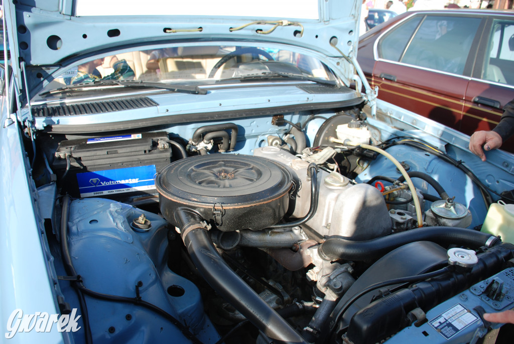 Zabytkowe pojazdy na tarnogórskim rynku