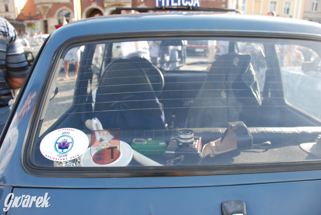 Zabytkowe pojazdy na tarnogórskim rynku