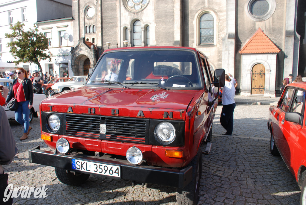Zabytkowe pojazdy na tarnogórskim rynku