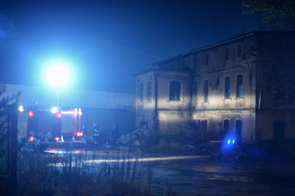 Kalety. Pożar w dawnej fabryce