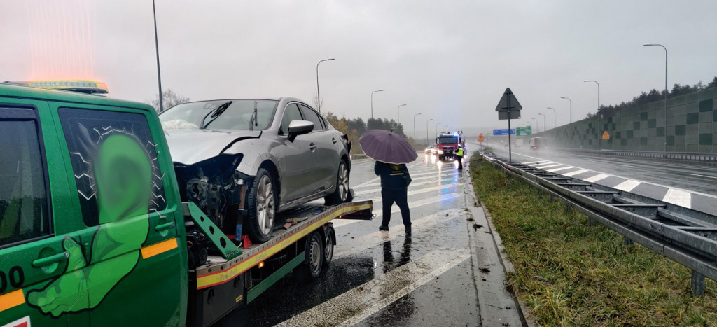 Uderzył w bariery energochłonne