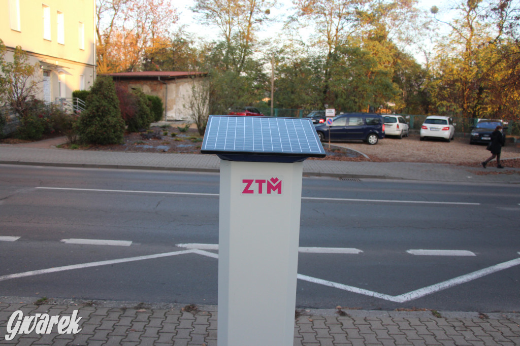 Solarny automat do sprzedaży biletów
