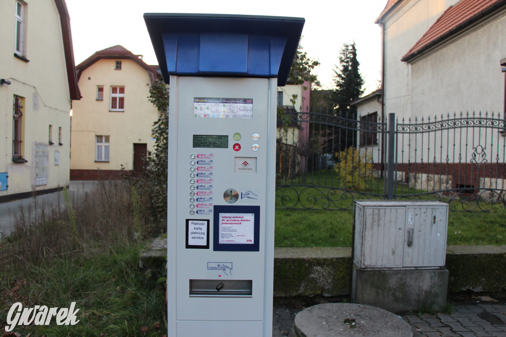 Solarny automat do sprzedaży biletów