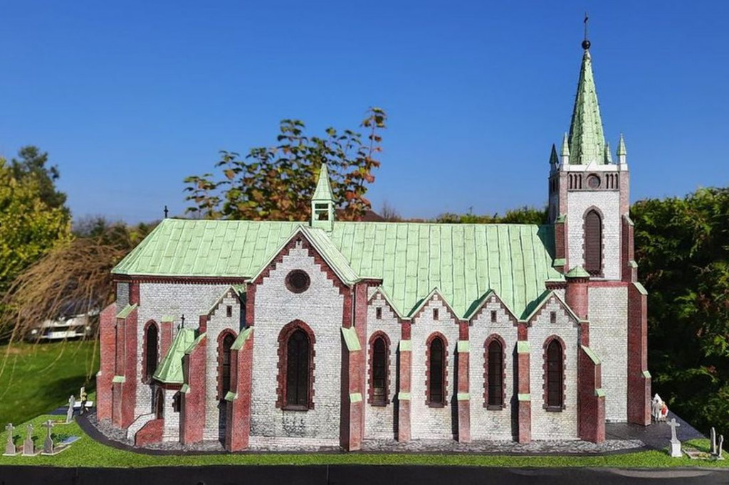 Makieta kościoła w Reptach Śląskich