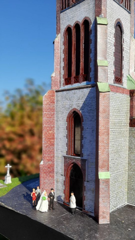 Makieta kościoła w Reptach Śląskich