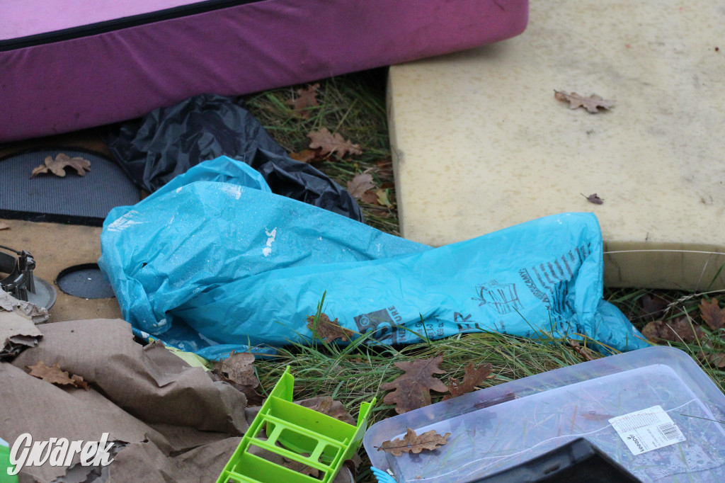 Dzikie wysypisko między Lasowicami a Nakłem Śląskim