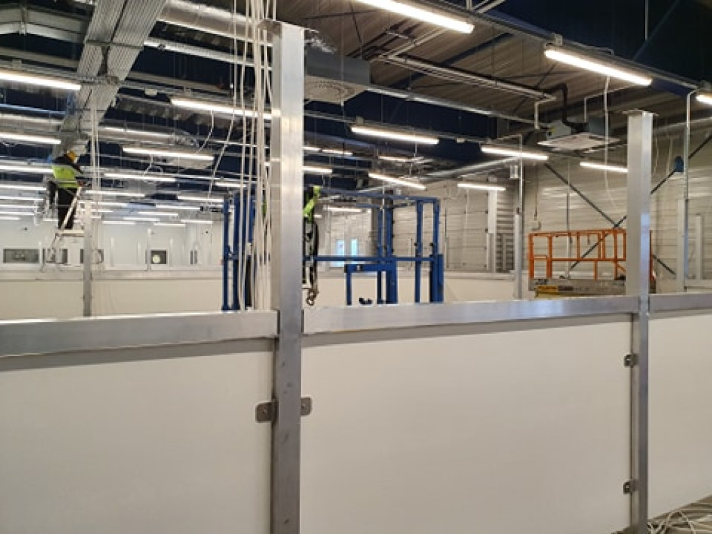 Trwa budowa szpitala tymczasowego w Pyrzowicach