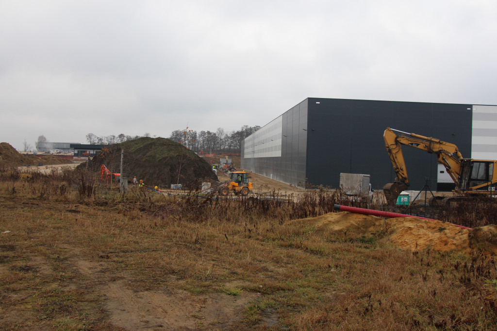 Centrum logistyczne przy DW 911 - hale już stoją