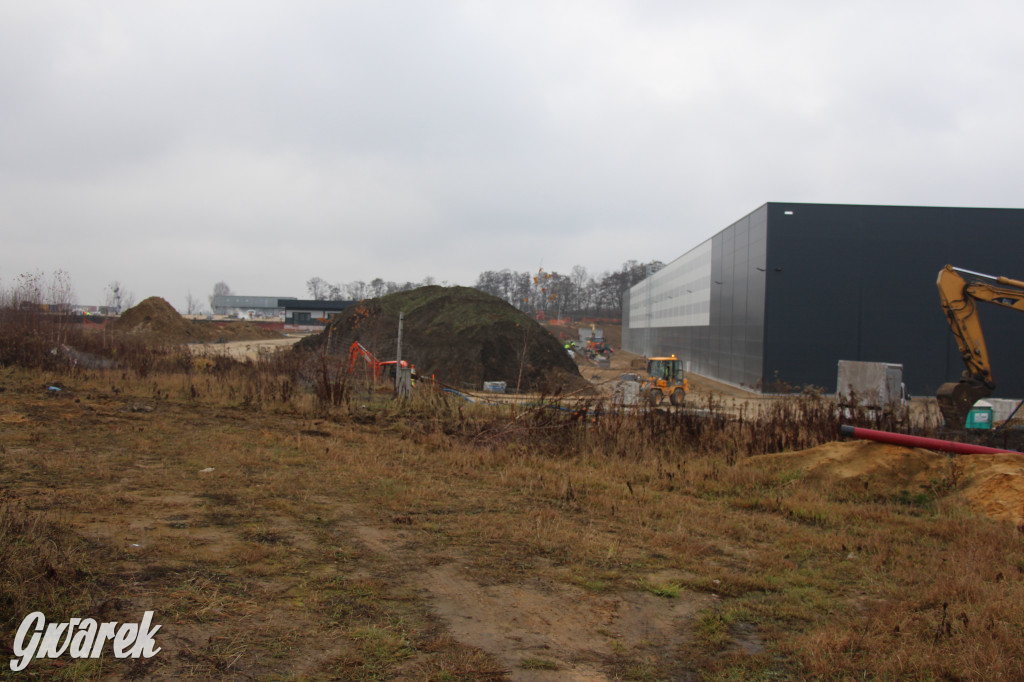 Centrum logistyczne przy DW 911 - hale już stoją
