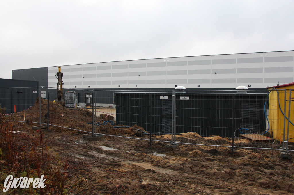 Centrum logistyczne przy DW 911 - hale już stoją
