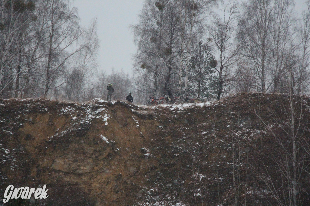 Spadł pierwszy śnieg: sanki, bałwany, radość