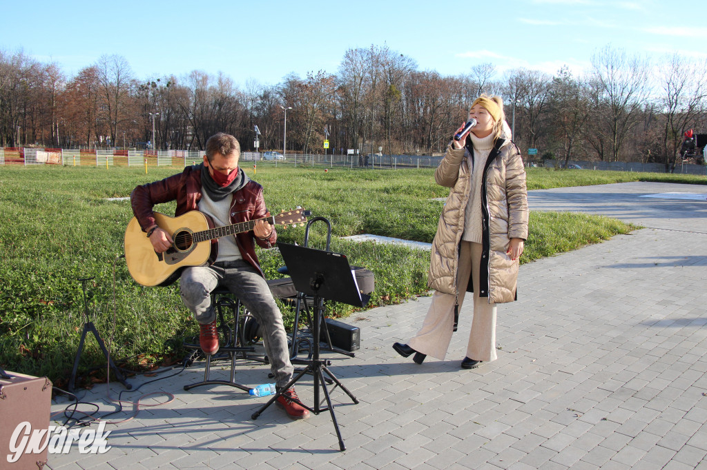 5620 pierników, kolędy pod szpitalem i św. Mikołaj w bryczce