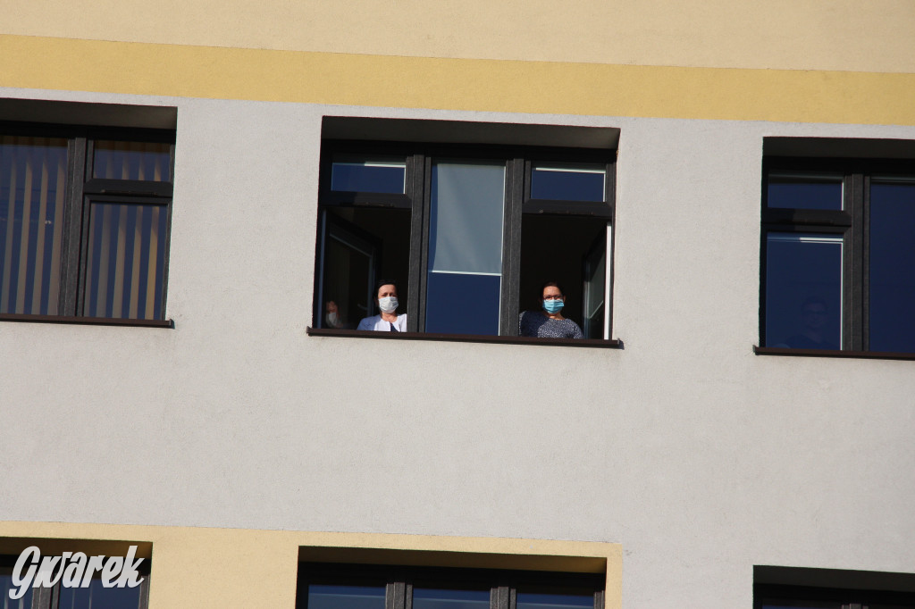 5620 pierników, kolędy pod szpitalem i św. Mikołaj w bryczce