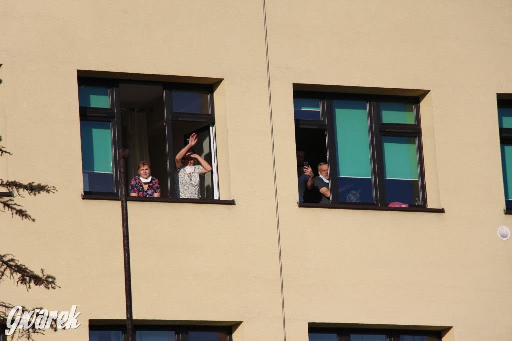 5620 pierników, kolędy pod szpitalem i św. Mikołaj w bryczce