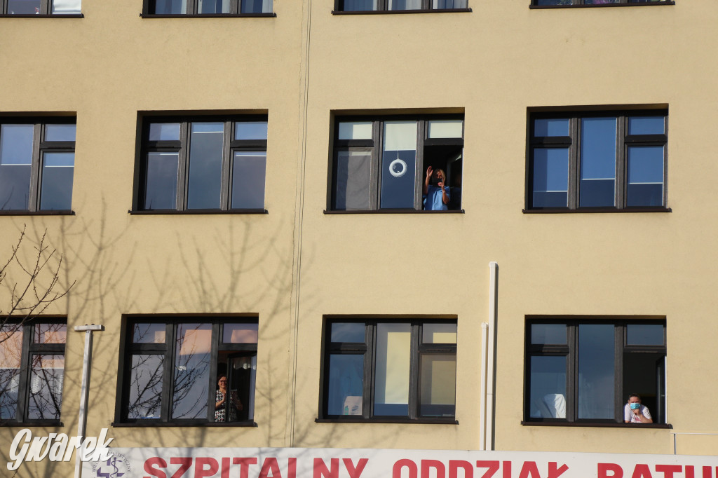 5620 pierników, kolędy pod szpitalem i św. Mikołaj w bryczce