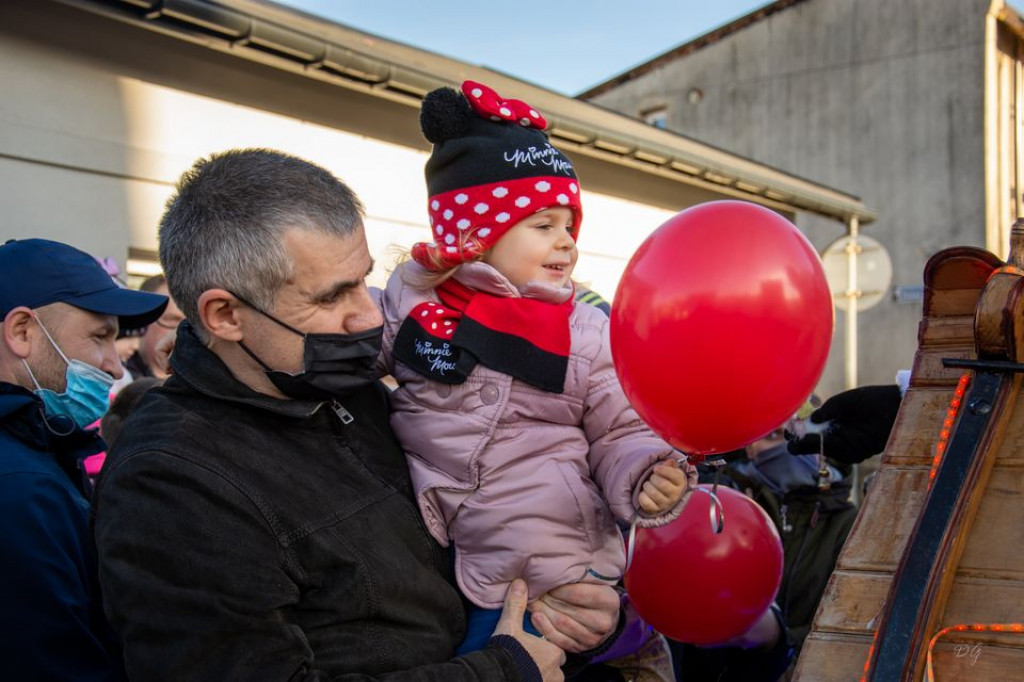 Mikołaj ruszył w trasę i rozdawał podarki