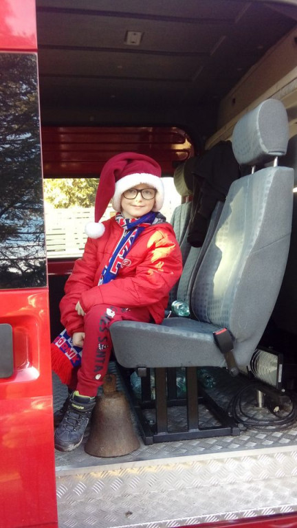 Mikołaj ruszył w trasę i rozdawał podarki