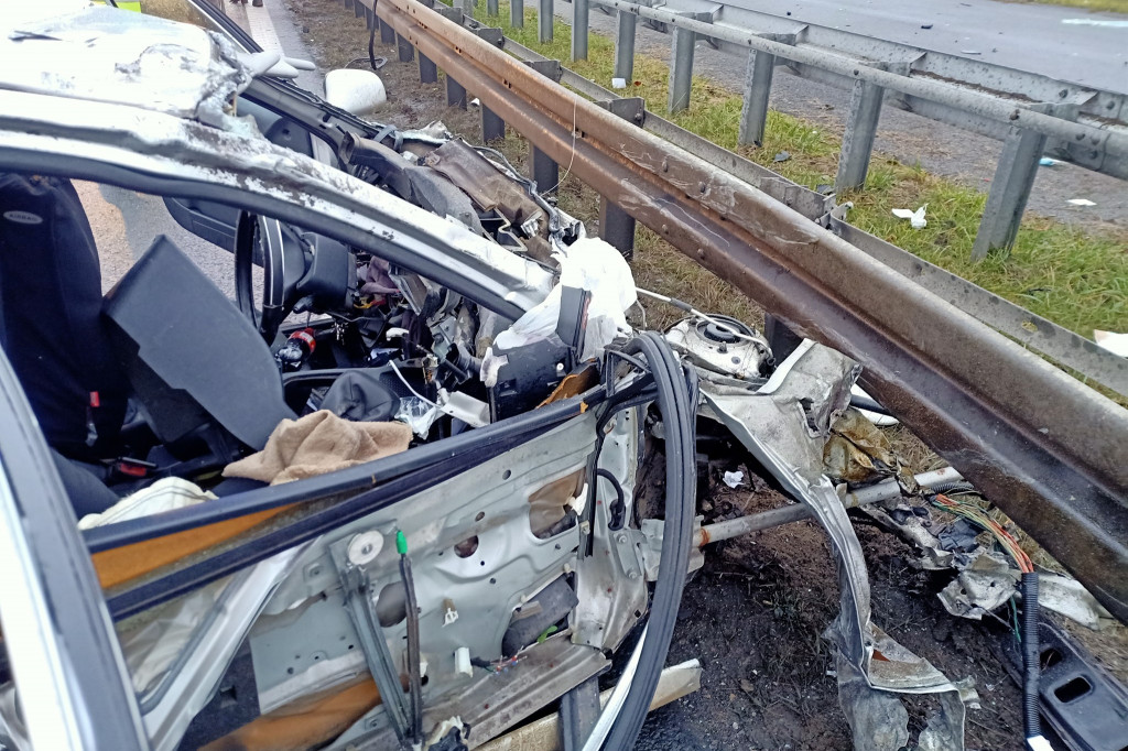 Czołowe zderzenie na drodze ekspresowej S1