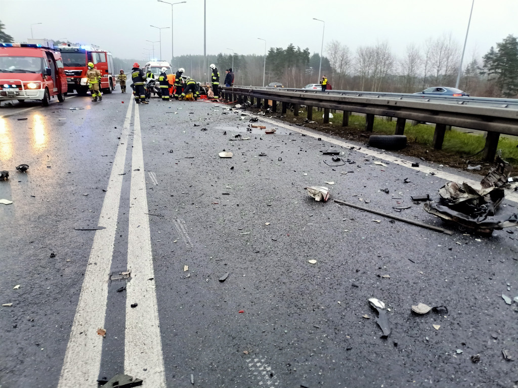 Czołowe zderzenie na drodze ekspresowej S1