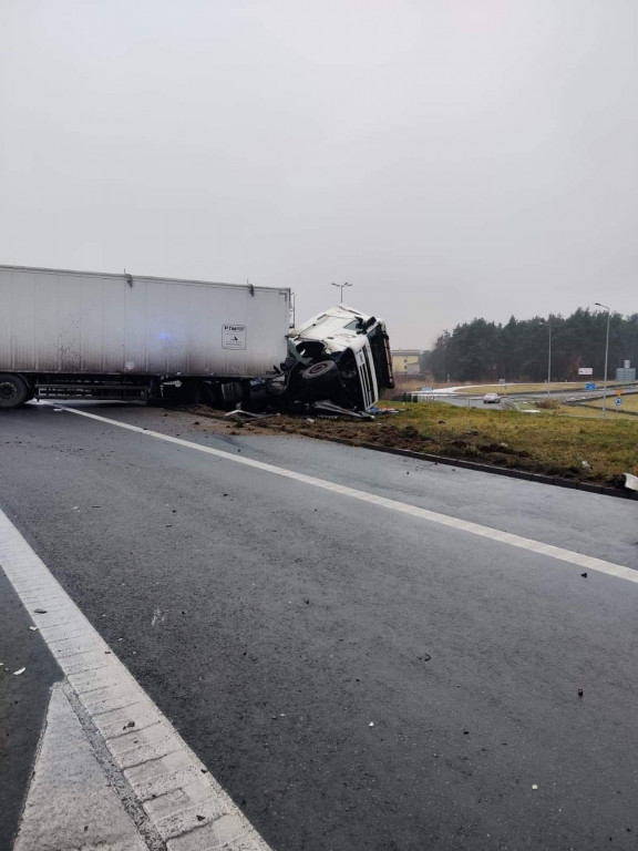 Czołowe zderzenie na drodze ekspresowej S1