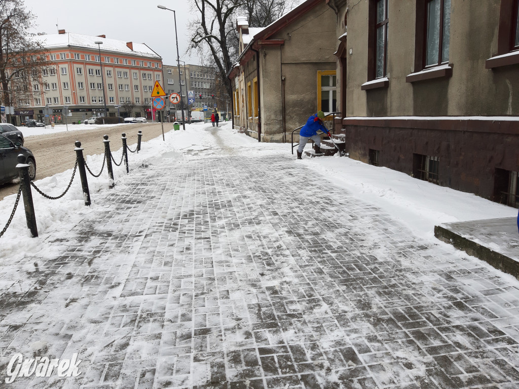 Przejście po chodnikach prawdziwym wyzwaniem