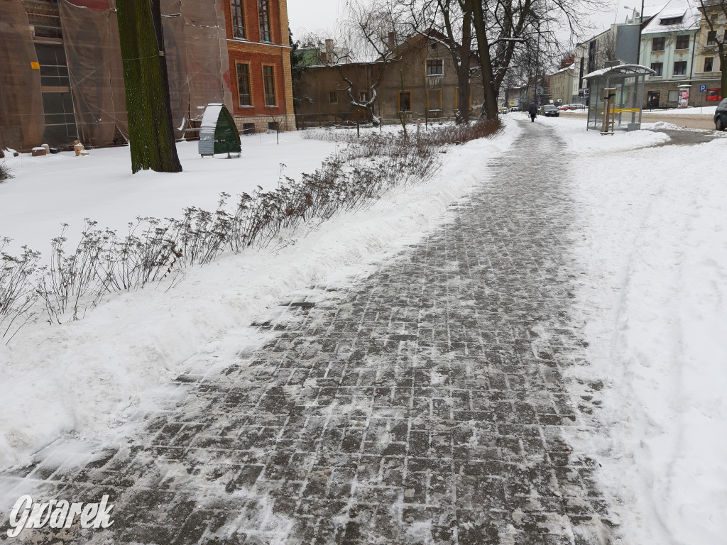 Przejście po chodnikach prawdziwym wyzwaniem