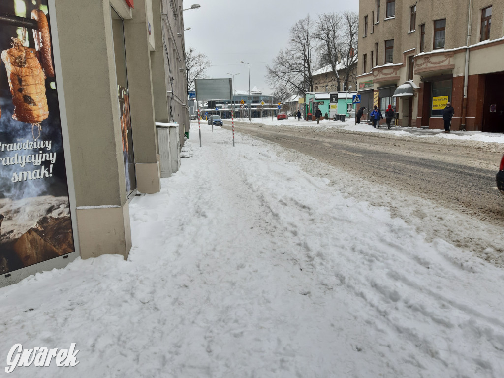 Przejście po chodnikach prawdziwym wyzwaniem