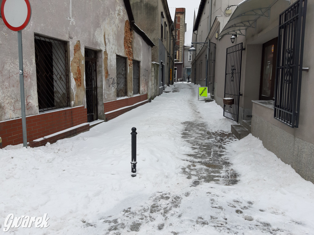 Przejście po chodnikach prawdziwym wyzwaniem