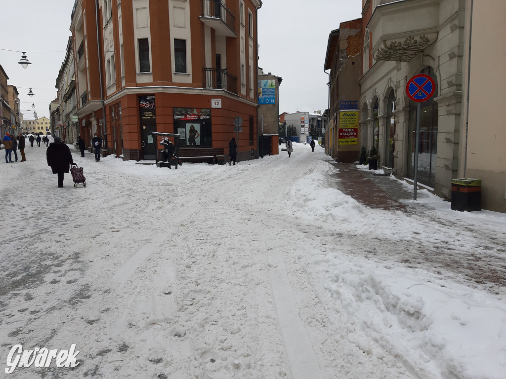 Przejście po chodnikach prawdziwym wyzwaniem