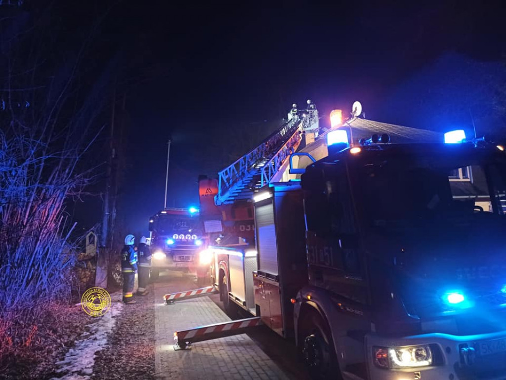 Strażacy uratowali z pożaru cztery osoby